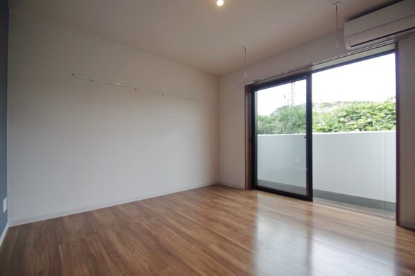 LOC'S SHINYURIGAOKAの物件内観写真